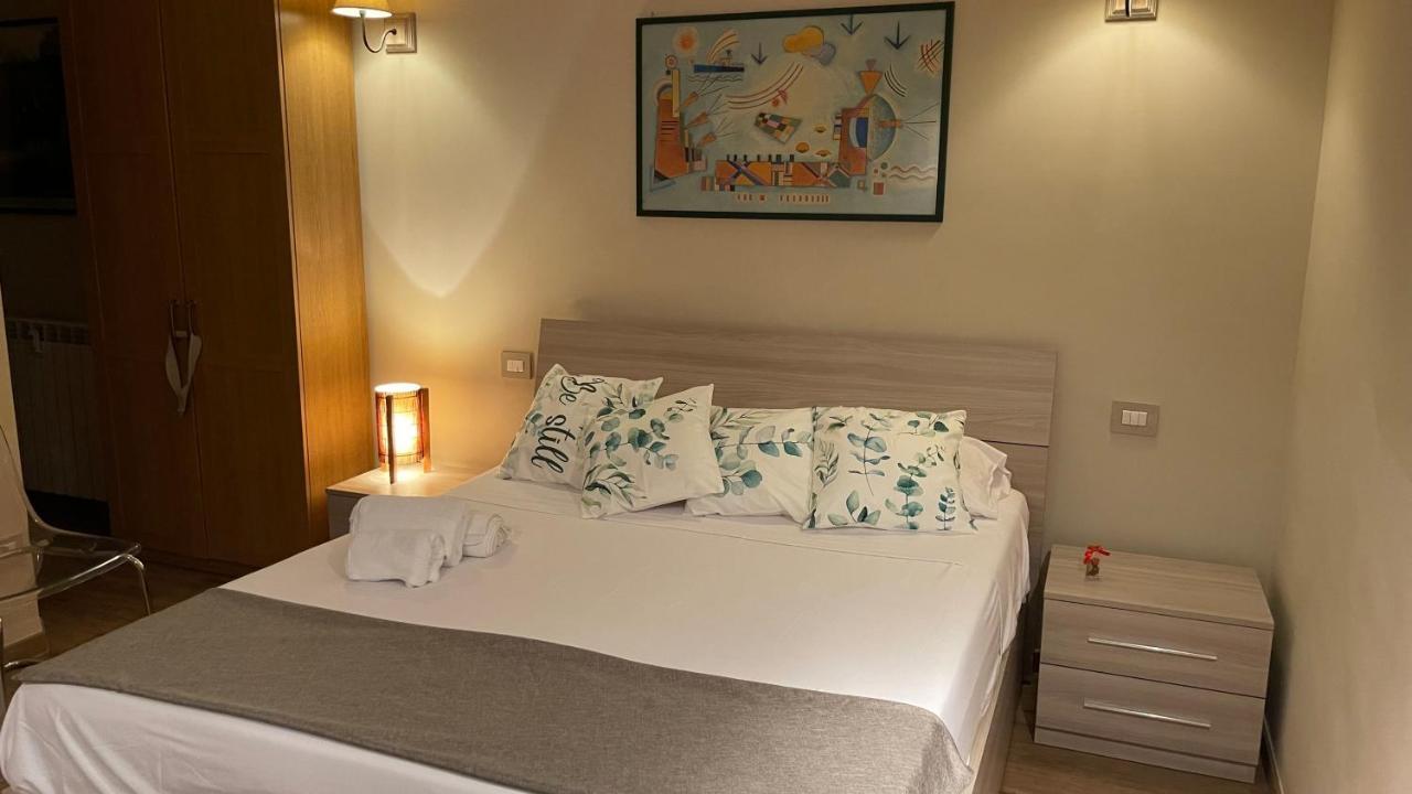 Frank Host Lux , Metro A A 50 M, Simple Check-in Con Codice A Qualsiasi Orario Apartment Rome